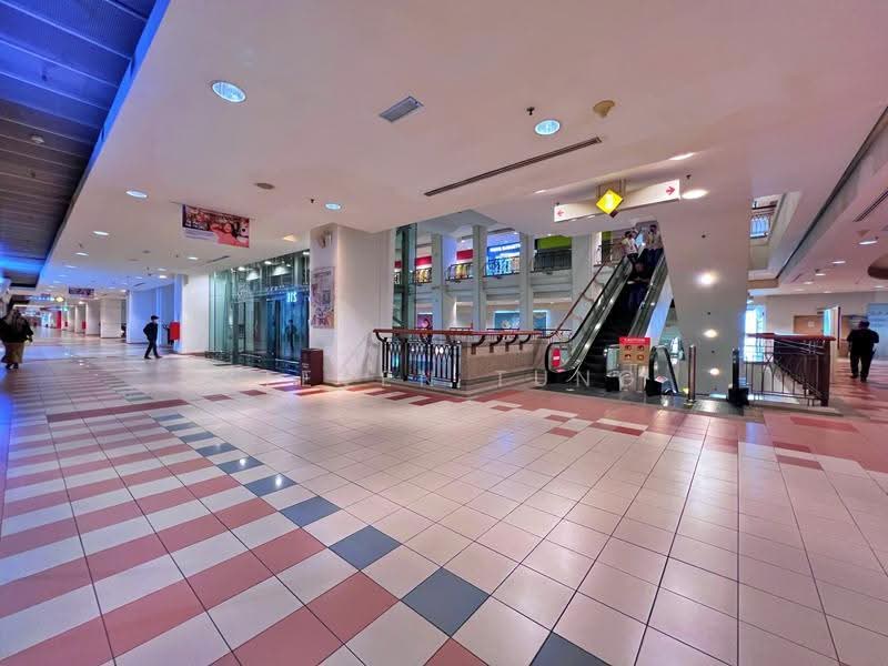 Retail Space for Sale in Berjaya Times Square (KL City Centre) - Steven Tung - Corridor - PropertyGuru.com.my