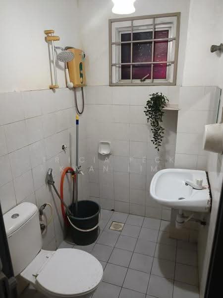 Rumah Teres 2-Tingkat untuk Disewa di Bandar Utama 1 (Bandar Utama) - Tricia Peck Kwan Lim - Bathroom - PropertyGuru.com.my