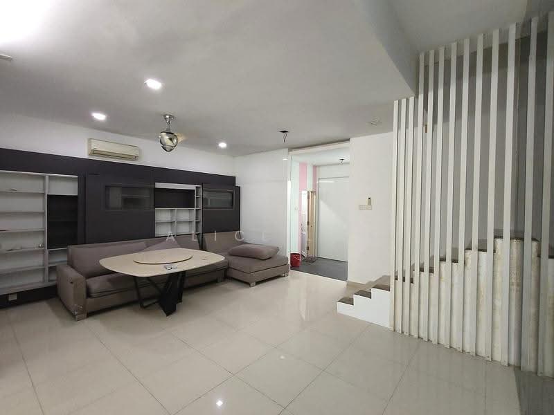 Rumah Teres 2.5-Tingkat untuk Dijual di Rawang (Selangor) - Alice Low - Living Room - PropertyGuru.com.my