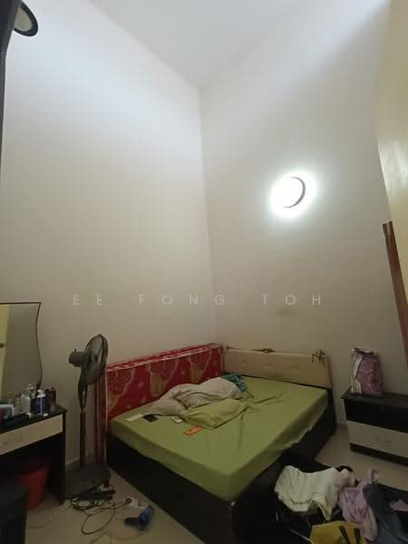 Rumah Teres 1-Tingkat untuk Dijual di Taman Sutera (Johor Bahru) - Ee Fong Toh - Bedroom - PropertyGuru.com.my