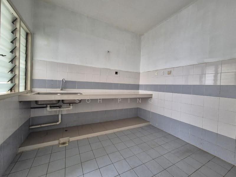 2-storey Terraced House for Sale in Usj 11 (Subang Jaya) - Soh Ping - Kitchen - PropertyGuru.com.my