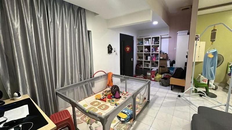 Rumah Teres untuk Dijual di Taman Desa Karunmas (Balakong) - Freddy So - Living Room - PropertyGuru.com.my