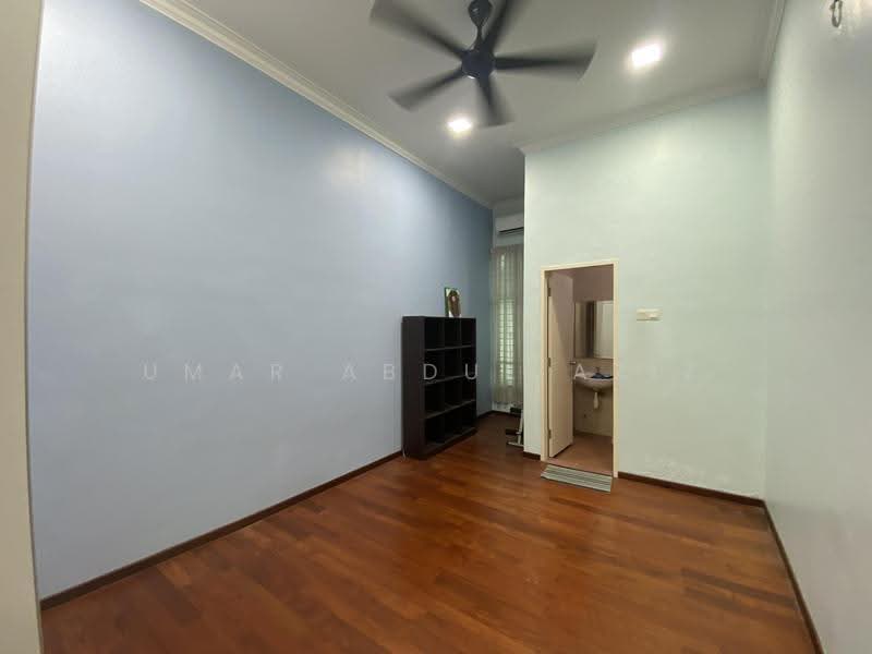 2-storey Terraced House for Sale in Taman Puncak Saujana (Kajang) - Umar Abdul Aziz - Living Room - PropertyGuru.com.my