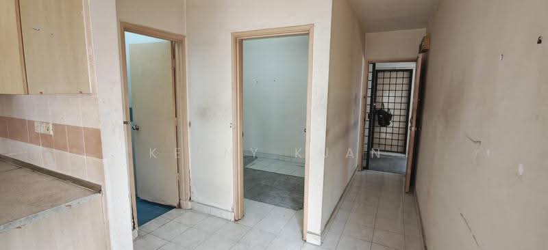 Common Toilet, 3rd Bedroom & Entrance