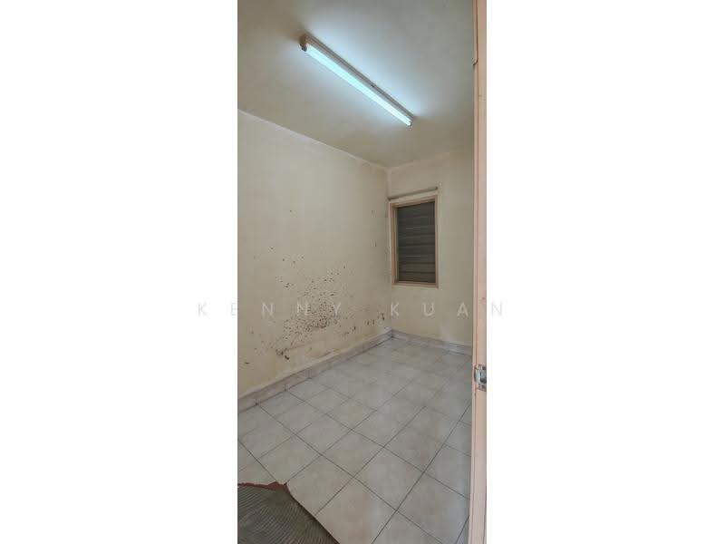 2nd Bedroom