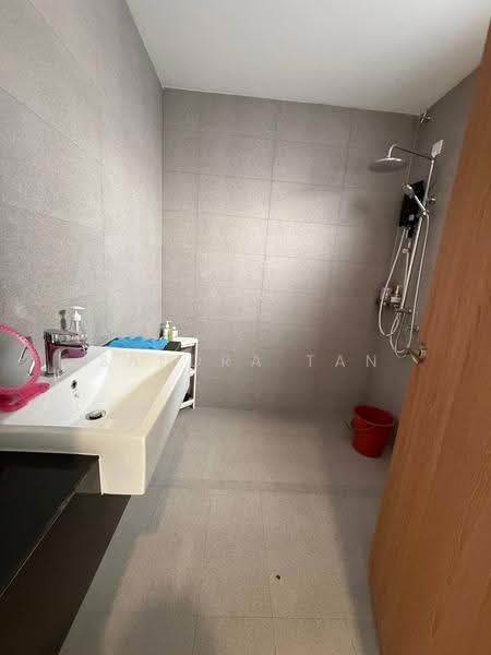 3-storey Terraced House for Sale in Kulai (Johor) - Sandra Tan - Bathroom - PropertyGuru.com.my