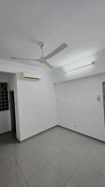 Kondominium untuk Disewa di Golden City - Kelly Kok - Living Room - PropertyGuru.com.my
