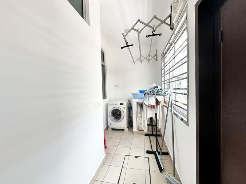 2-storey Terraced House for Rent in Skudai (Johor) - Joy Min - Balcony - PropertyGuru.com.my