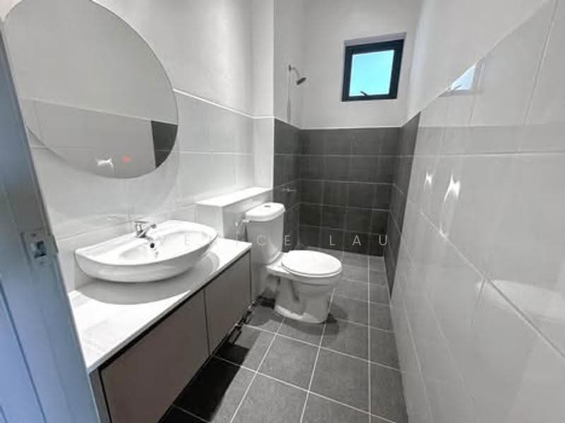 Pangsapuri untuk Dijual di Kayana Heights @ Ayuria Place, Alamesra - Venice Lau - Bathroom - PropertyGuru.com.my