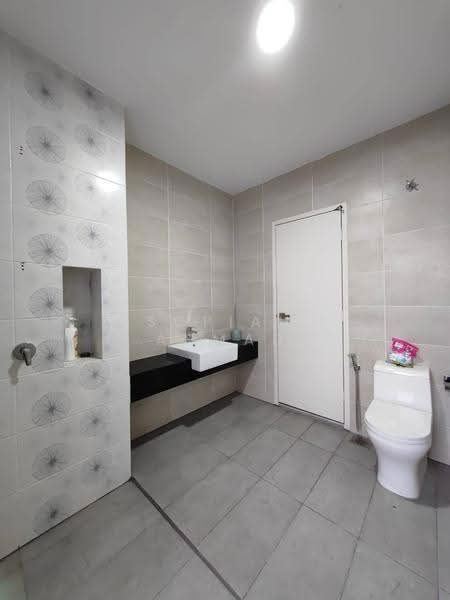 Rumah Teres untuk Dijual di Shah Alam (Selangor) - Sopiah Ahmad - Bathroom - PropertyGuru.com.my