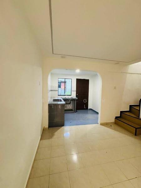 Rumah Teres 2-Tingkat untuk Disewa di Taman Megah Ria (Masai) - Mandy Goh Siew Li - Kitchen - PropertyGuru.com.my