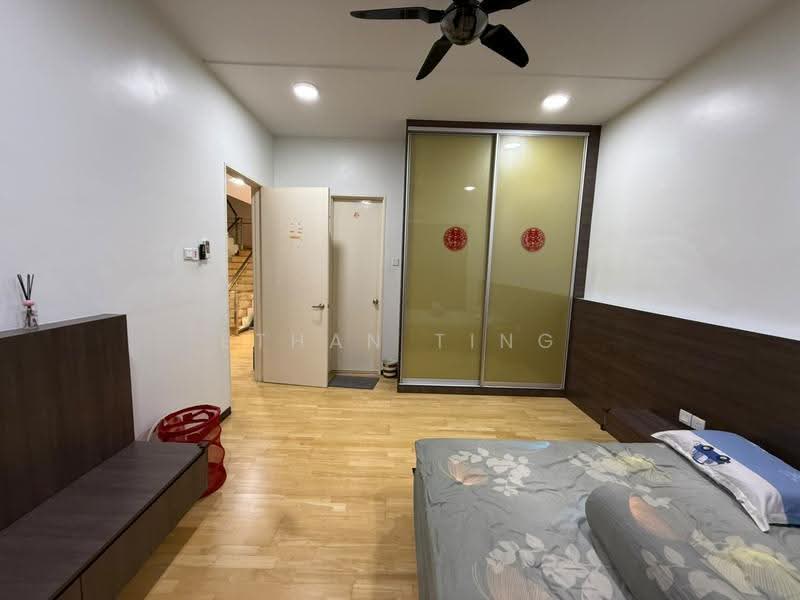 2.5-storey Terraced House for Sale in Bandar Bukit Raja (Klang) - Ethan Ting - Bedroom - PropertyGuru.com.my