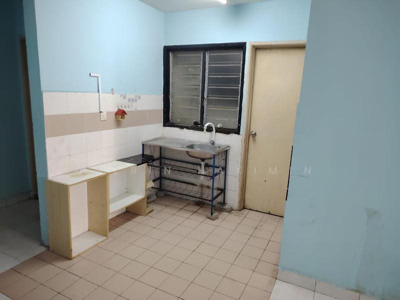 Apartment for Sale at Flora Damansara Apartment - Nazrin Hakimin - Kitchen - PropertyGuru.com.my