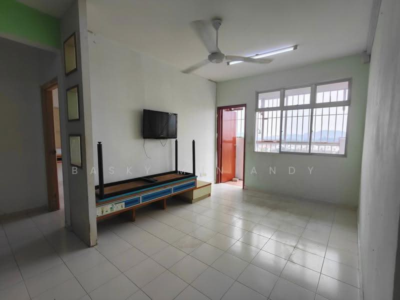 Pangsapuri untuk Disewa di Villa Krystal @ Bandar Selesa Jaya - Basky Muniandy - Living Room - PropertyGuru.com.my