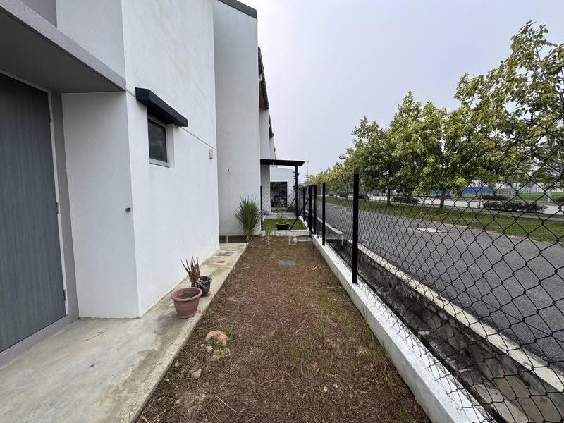 2-storey Terraced House for Sale in Semenyih (Selangor) - Ali Idris - Exterior - PropertyGuru.com.my