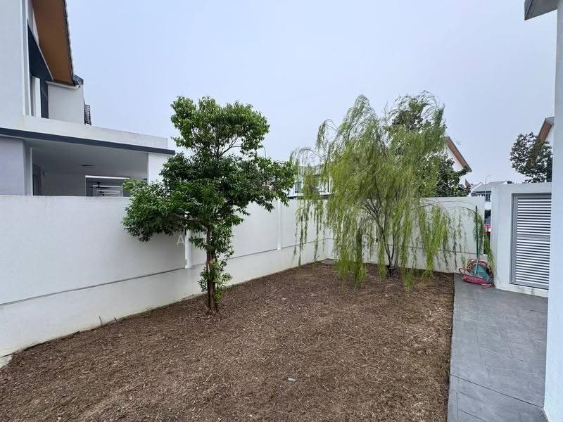 2-storey Terraced House for Sale in Semenyih (Selangor) - Ali Idris - Garden - PropertyGuru.com.my