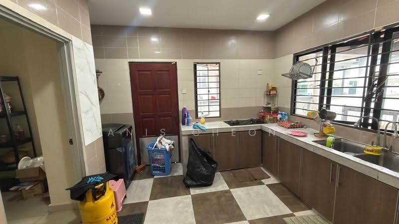 Semi-Detached House for Sale in Jalan Ipoh (Kuala Lumpur) - Yanis Cheong - Kitchen - PropertyGuru.com.my