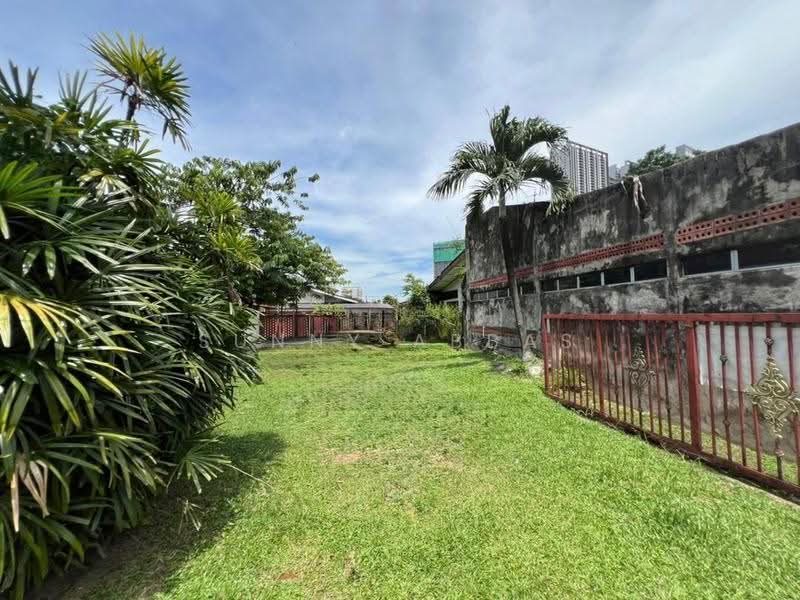 Bungalow House for Sale in Batu Muda (Batu) - Sunny Abbas - Exterior - PropertyGuru.com.my