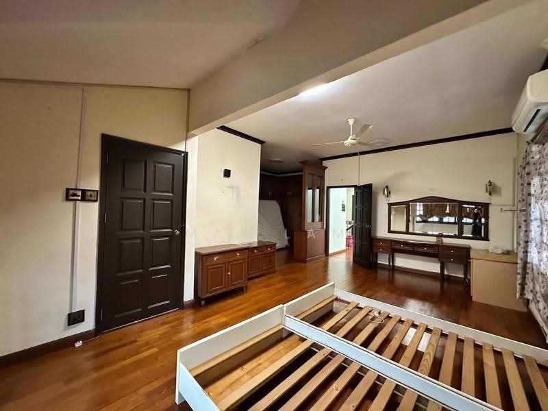 Semi-Detached House for Sale in Taman Pelangi (Johor Bahru) - Max Lam - Bedroom - PropertyGuru.com.my
