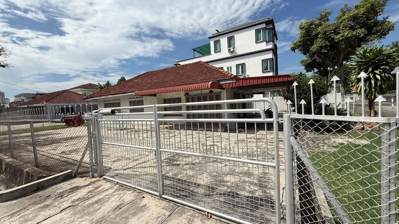 Bungalow House for Sale in Taman Hutchings (Jelutong) - Chan Keong Tan - Exterior - PropertyGuru.com.my