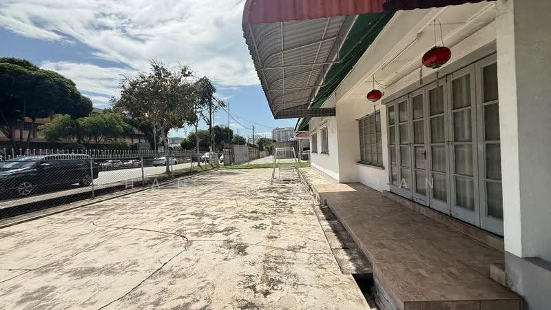 Bungalow House for Sale in Taman Hutchings (Jelutong) - Chan Keong Tan - PropertyGuru.com.my