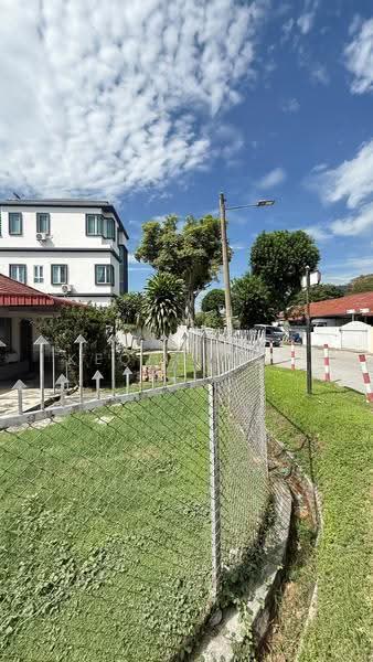 Bungalow House for Sale in Taman Hutchings (Jelutong) - Chan Keong Tan - PropertyGuru.com.my