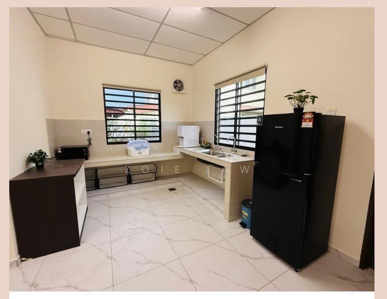 Semi-Detached House for Rent in Taman Melor (Ipoh) - Zoie Law - Kitchen - PropertyGuru.com.my