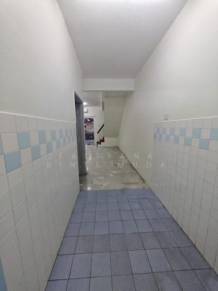 2-storey Terraced House for Rent in Taman Gombak (Batu Caves) - Faliyana binti Muda - Corridor - PropertyGuru.com.my