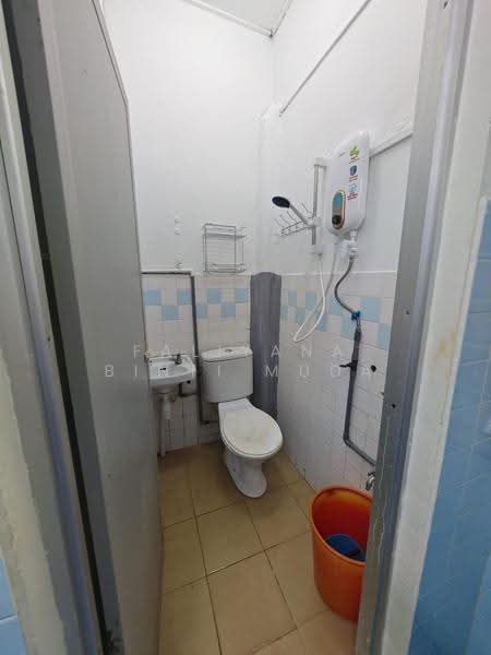 2-storey Terraced House for Rent in Taman Gombak (Batu Caves) - Faliyana binti Muda - Bathroom - PropertyGuru.com.my