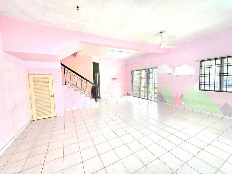 Rumah Teres 2-Tingkat untuk Dijual di Taman Pelangi Semenyih (Semenyih) - AimiRahim Hartanah - Living Room - PropertyGuru.com.my