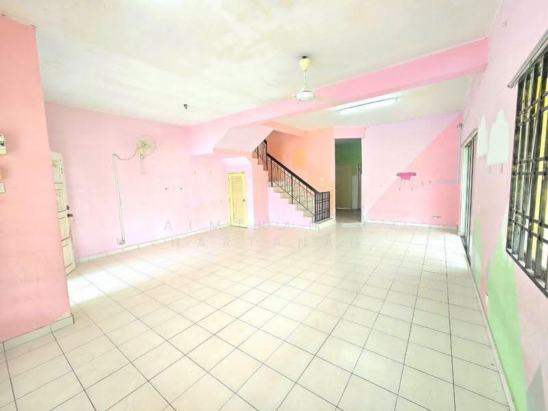 Rumah Teres 2-Tingkat untuk Dijual di Taman Pelangi Semenyih (Semenyih) - AimiRahim Hartanah - Living Room - PropertyGuru.com.my