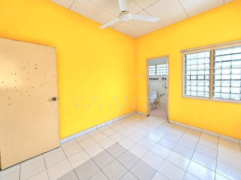 Rumah Teres 2-Tingkat untuk Dijual di Taman Pelangi Semenyih (Semenyih) - AimiRahim Hartanah - Bathroom - PropertyGuru.com.my
