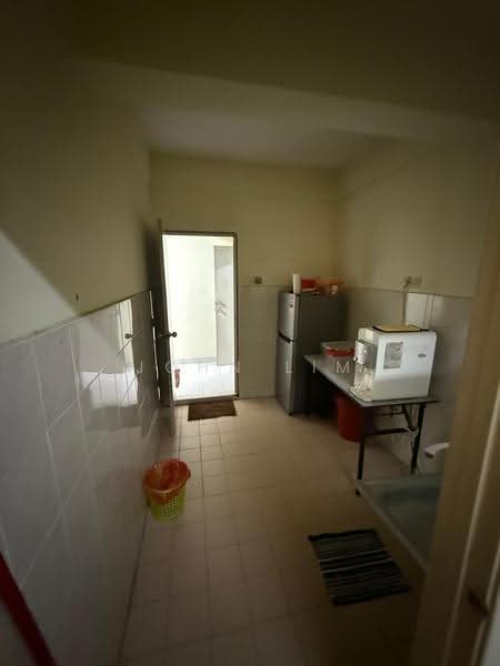 Pangsapuri untuk Dijual di Bayu Puteri 2 - John Lim - Kitchen - PropertyGuru.com.my