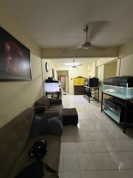 Pangsapuri untuk Dijual di Bayu Puteri 2 - John Lim - Living Room - PropertyGuru.com.my