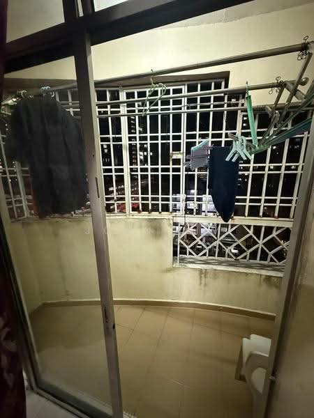 Pangsapuri untuk Dijual di Bayu Puteri 2 - John Lim - Balcony - PropertyGuru.com.my