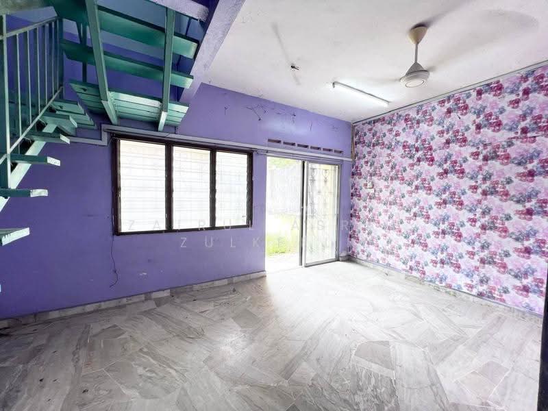Rumah Teres 2-Tingkat untuk Dijual di Kajang (Selangor) - Zairul Asrah Zulkefli - Living Room - PropertyGuru.com.my
