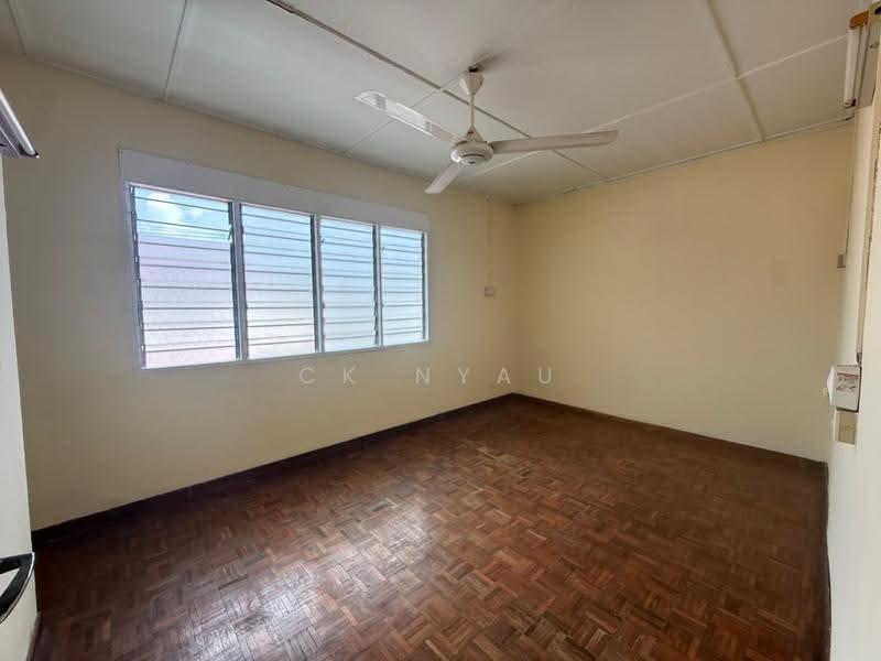 2-storey Terraced House for Sale in Taman Cempaka (Ipoh) - Ck Nyau - Living Room - PropertyGuru.com.my