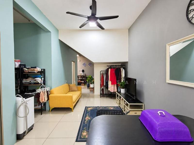 Rumah Bandar untuk Dijual di Kuala Selangor (Selangor) - Sariza Hartanah - Living Room - PropertyGuru.com.my