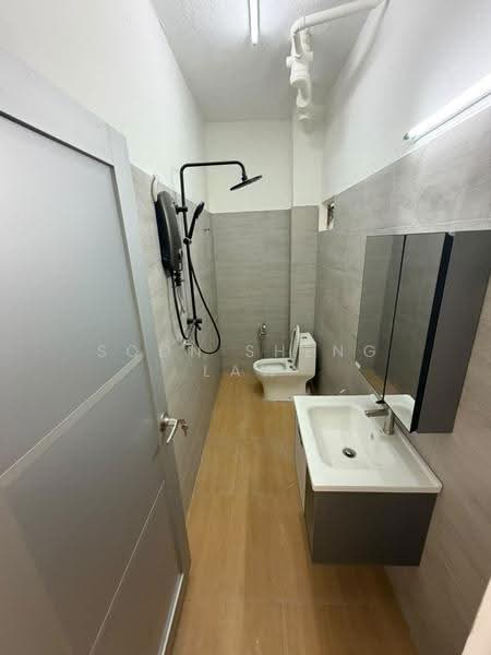 Rumah Berkembar untuk Dijual di Taman Desa Ros (Kajang) - Soon Sheng Law - Bathroom - PropertyGuru.com.my