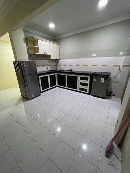 Apartment for Sale at Kiara Apartment - Celine Chen - Kitchen - PropertyGuru.com.my