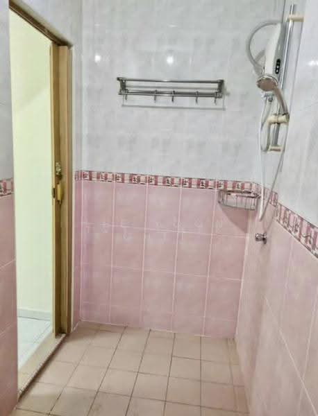 Pangsapuri untuk Dijual di Greenview Apartment - Lee Yoon Chee - Bathroom - PropertyGuru.com.my