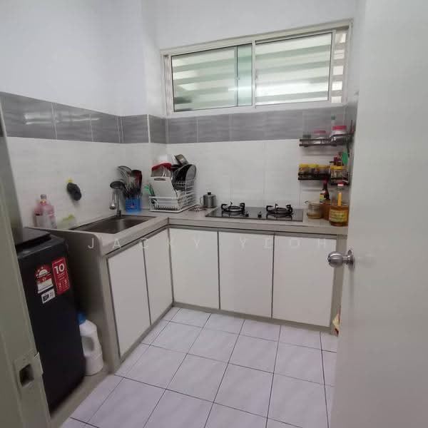 Apartment for Sale at Halaman Kristal - Jacky Yeoh - Kitchen - PropertyGuru.com.my