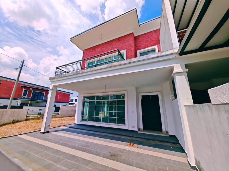 2-storey Terraced House for Sale in Bandar Indahpura (Kulai) - Khor Soo Ling - Exterior - PropertyGuru.com.my