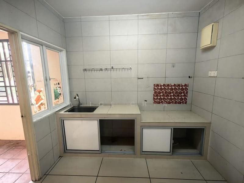 Apartment for Rent at Larkin Residence (Phase Three) - Alice Chia - Kitchen - PropertyGuru.com.my