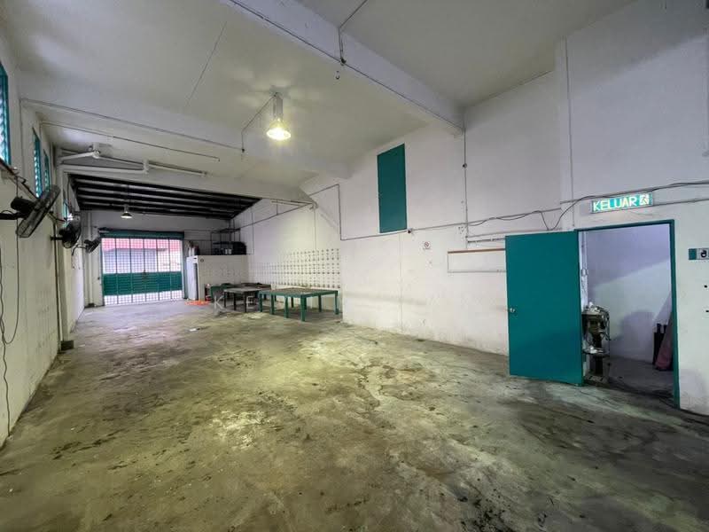 Factory for Rent in Taman Perindustrian Puchong (Puchong) - Kevin Tan - Interior - PropertyGuru.com.my