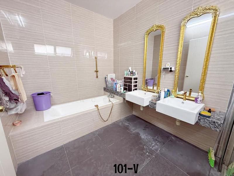 Bungalow House for Sale in Taman Puncak Alam (Puncak Alam) - Vincent Lee - Bathroom - PropertyGuru.com.my