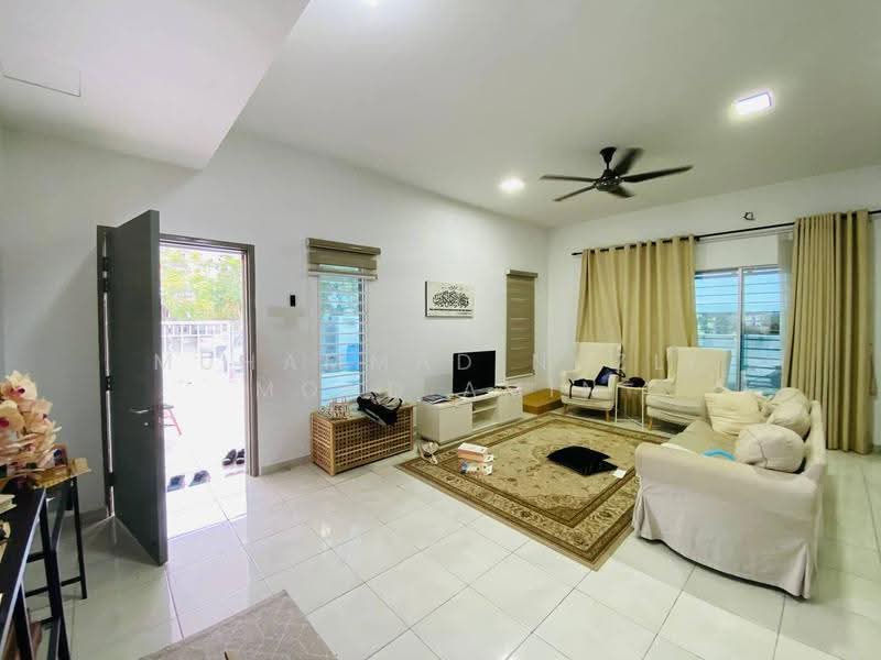 Rumah Teres 2-Tingkat untuk Dijual di Serene Heights (Semenyih) - Muhammad Nazli Mohd Amin - Living Room - PropertyGuru.com.my