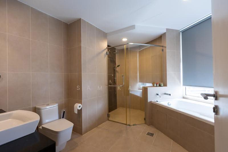 Kondominium untuk Dijual di Gurney Paragon - Sam Kam - Bathroom - PropertyGuru.com.my