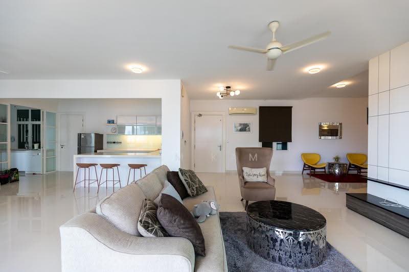 Kondominium untuk Dijual di Gurney Paragon - Sam Kam - Living Room - PropertyGuru.com.my