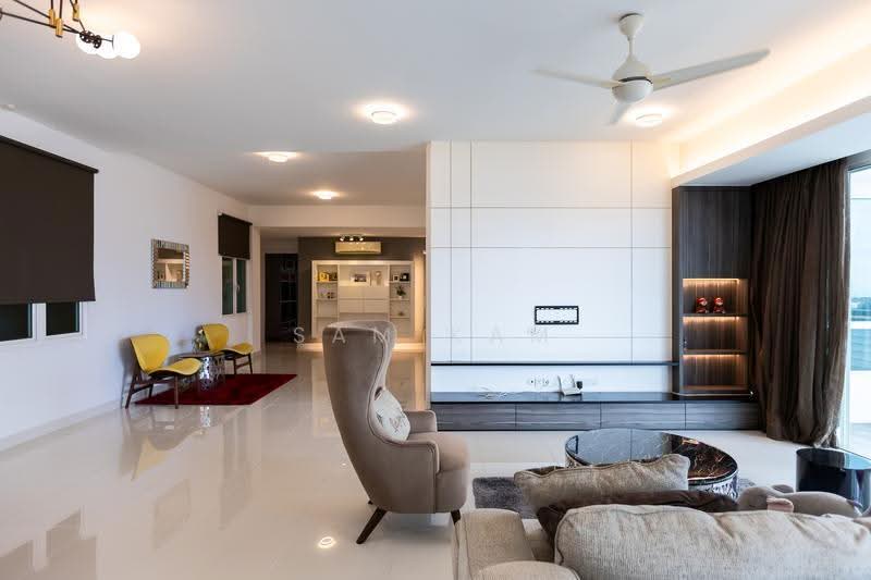 Kondominium untuk Dijual di Gurney Paragon - Sam Kam - Living Room - PropertyGuru.com.my
